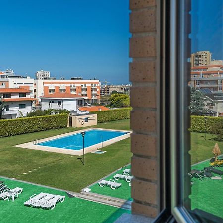 Апартаменты Guestready - Luxe Living By The Pool Повуа-ди-Варзин Экстерьер фото