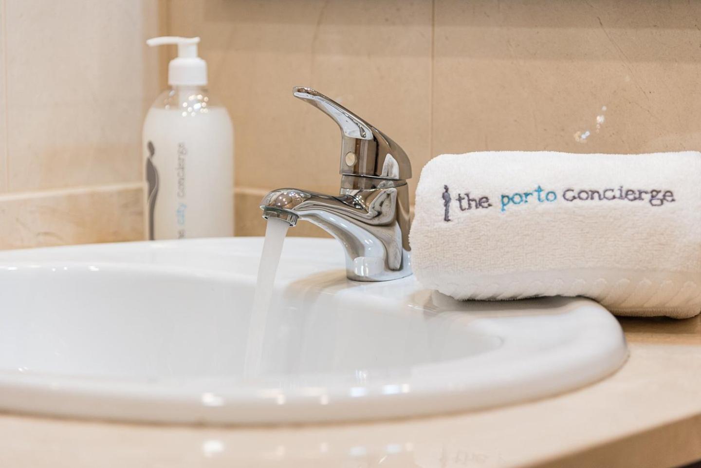 Апартаменты Guestready - Luxe Living By The Pool Повуа-ди-Варзин Экстерьер фото