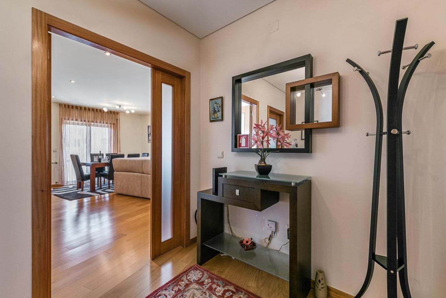 Апартаменты Guestready - Luxe Living By The Pool Повуа-ди-Варзин Экстерьер фото