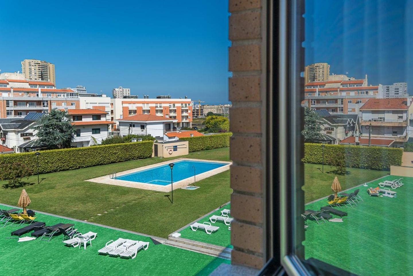 Апартаменты Guestready - Luxe Living By The Pool Повуа-ди-Варзин Экстерьер фото