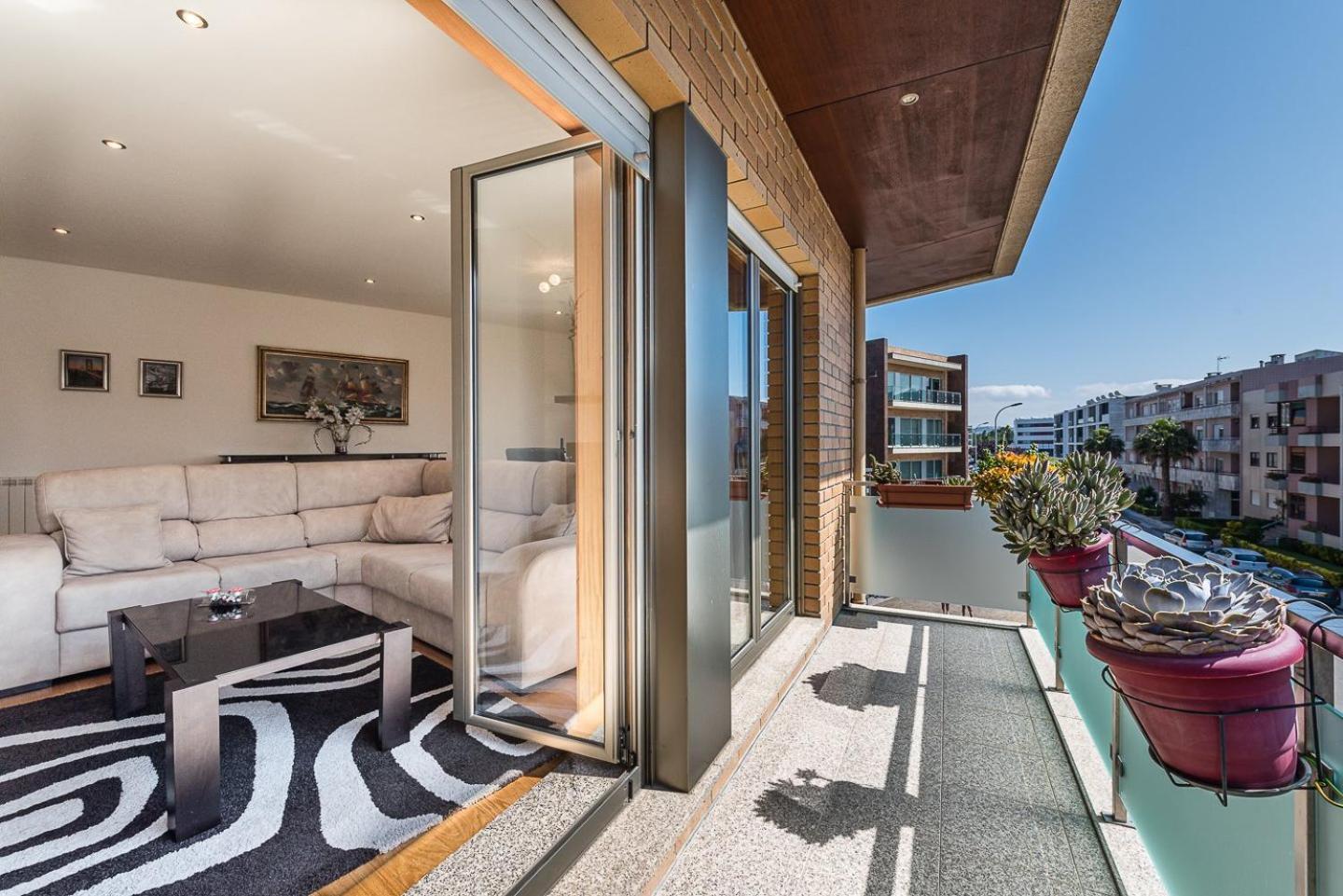 Апартаменты Guestready - Luxe Living By The Pool Повуа-ди-Варзин Экстерьер фото