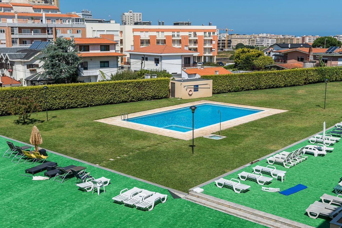 Апартаменты Guestready - Luxe Living By The Pool Повуа-ди-Варзин Экстерьер фото